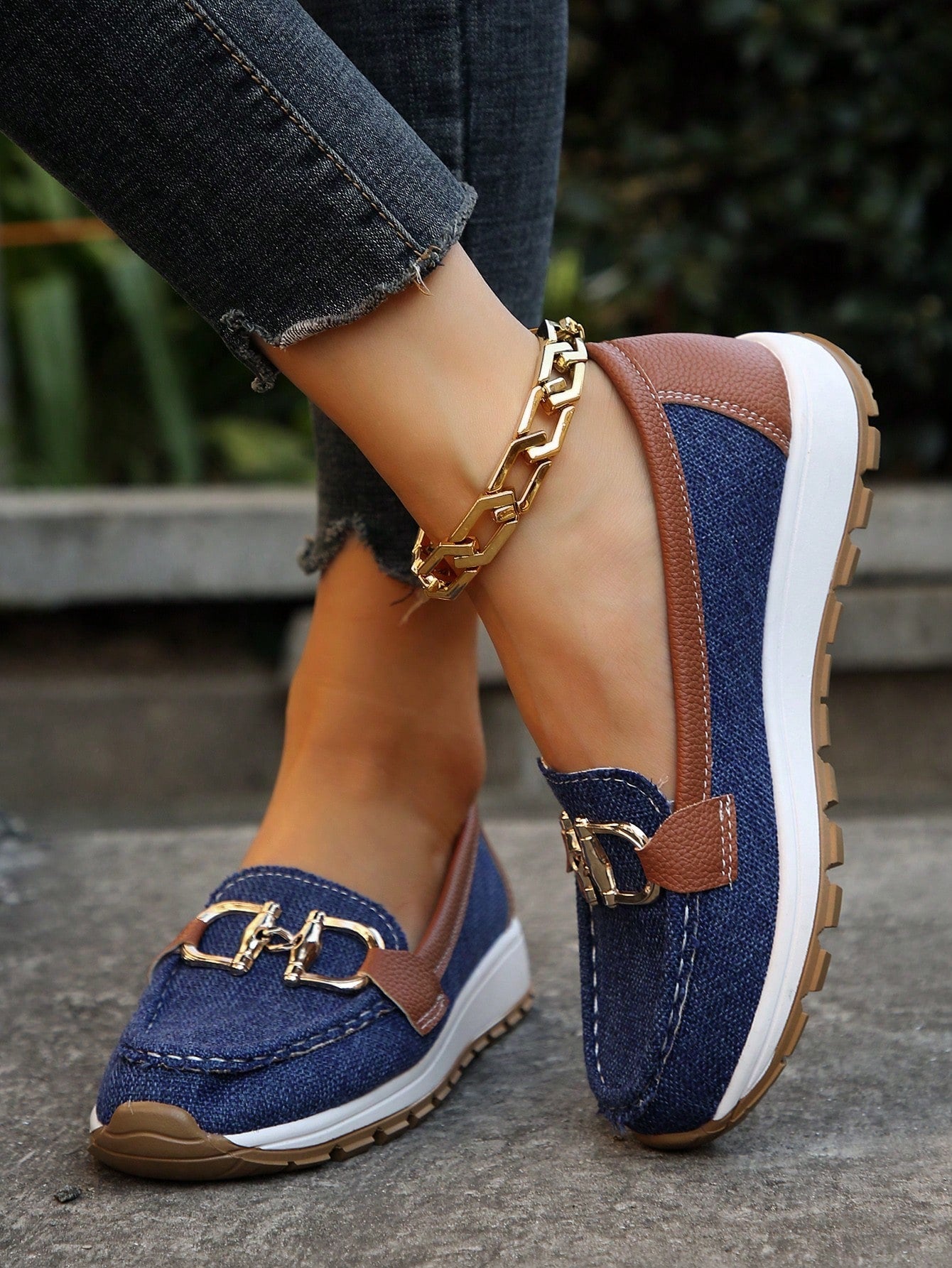 Elly | Chic Buckle Loafers