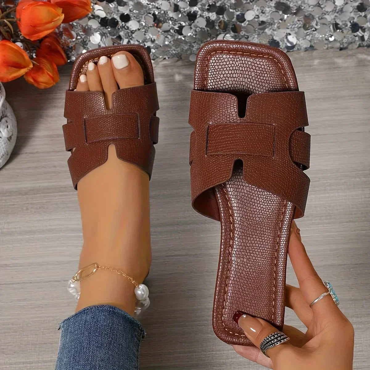 Valencia | Cut-Out Slide Sandals